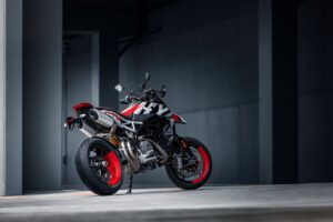 Divertimento assicurato con l’Hypermotard 950 RVE