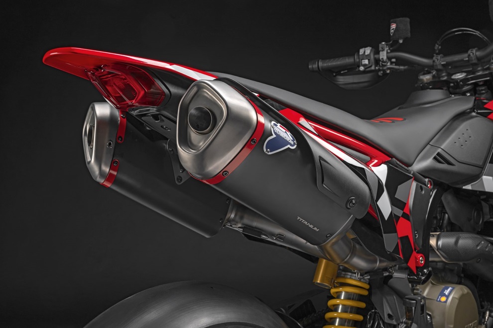 Gli accessori Ducati Performance esaltano il lato “fun-bike” della Hypermotard 698 Mono