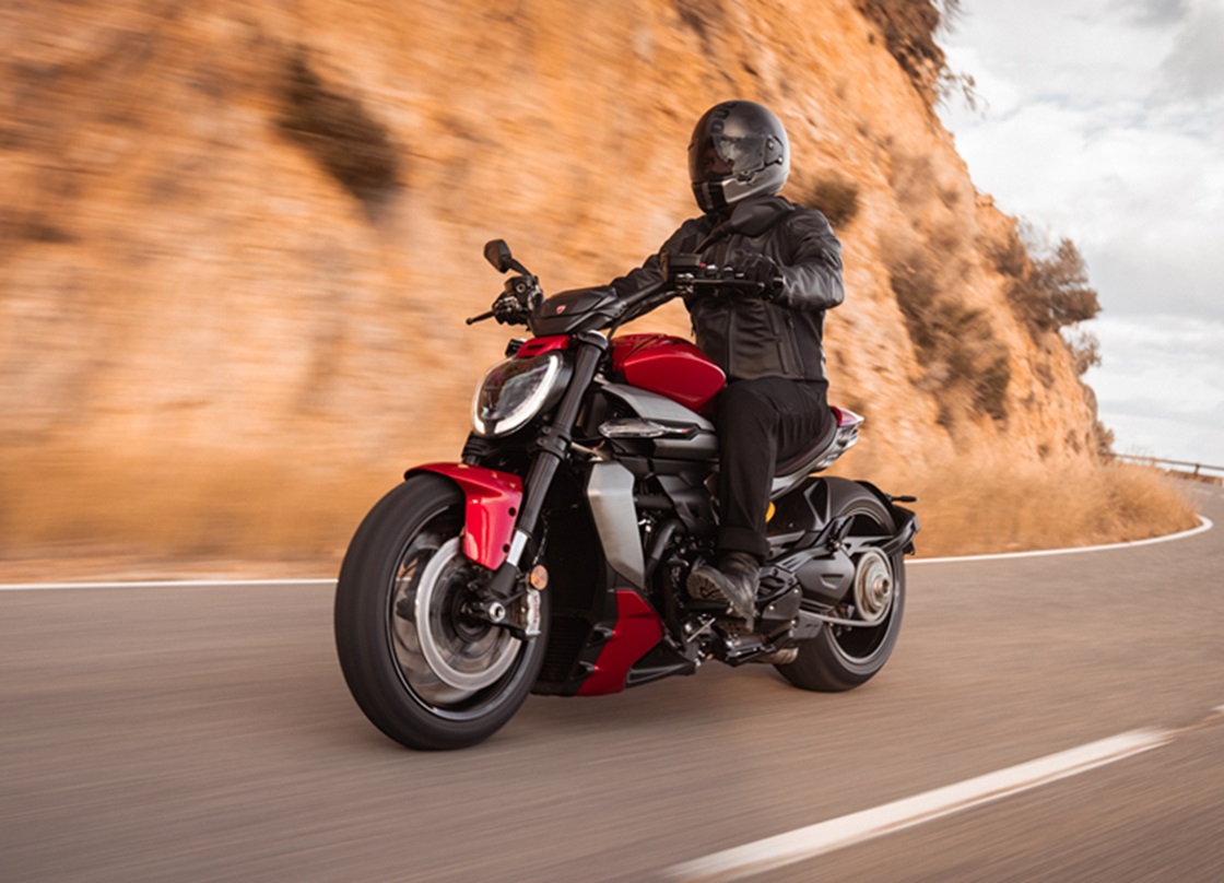 XDiavel V4: la Sport Cruiser secondo Ducati