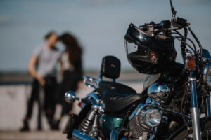Accessori per viaggi estivi in moto: sicurezza e praticità
