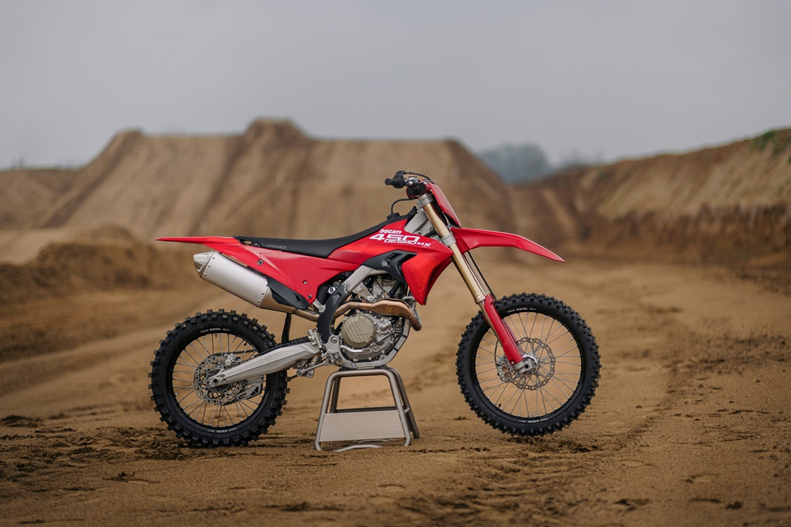 Ducati, la Desmo450 MX arriva nei concessionari europei
