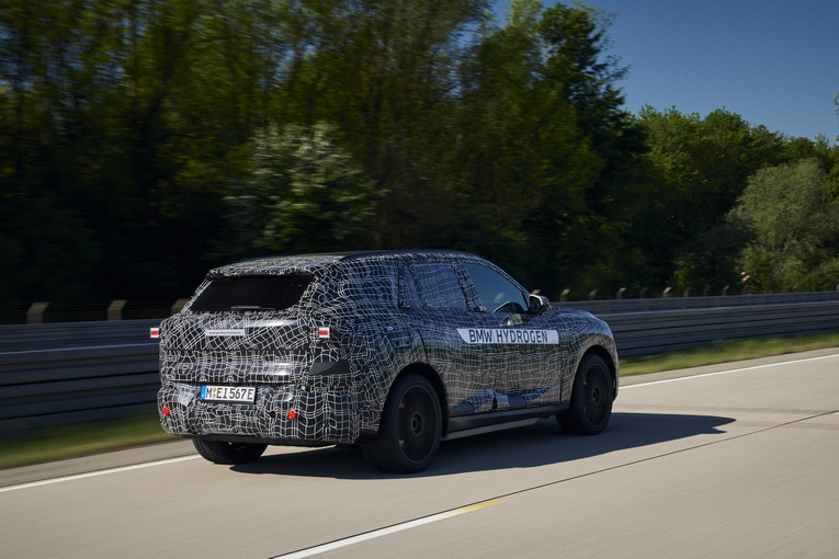 Dalla flotta pilota alla produzione di serie: la nuova BMW iX5 Hydrogen