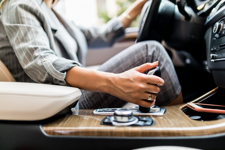 Come guidare un’auto con cambio automatico: tecniche e errori da evitare