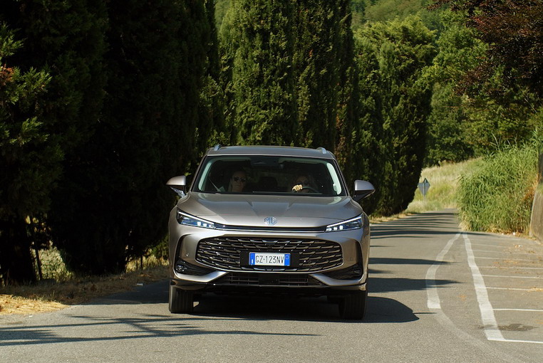 MG nella corsia di sorpasso delle vendite