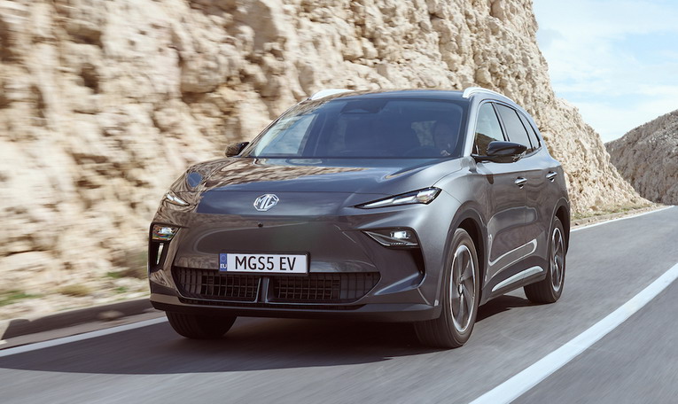 MG celebra il successo del 2025 con 50.064 unità e sale sul podio dell’ibrido